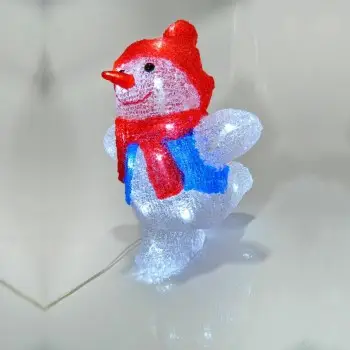 ΑΚΡΥΛΙΚΟΣ ΧΙΟΝΑΝΘΡΩΠΟΣ ΜΕ ΚΟΚΚΙΝΟ ΣΚΟΥΦΟ 3D ΜΕ 24 ΛΕΥΚΑ LED, 20x19x26cm.