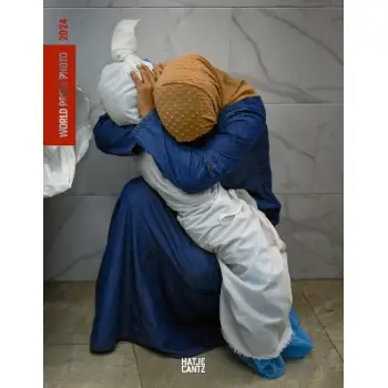WORLD PRESS PHOTO YEARBOOK 2024 HC