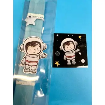 ΛΑΜΠΑΔΑ ΜΕ ΑΣΤΡΟΝΑΥΤΗ PLEXIGLASS ΚΑΙ ΣΟΥΒΕΡ