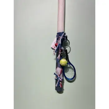 ΛΑΜΠΑΔΑ ΜΕ ΡΑΚΕΤΑ ΤΕΝΙΣ