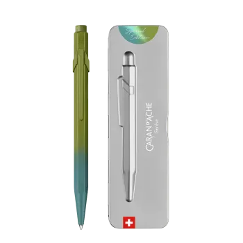 CARAN D'ACHE ΣΤΥΛΟ BALLPOINT ΜΑΥΡΟ ΜΕΛANI ΣΕ ΜΕΤAΛΛΙΚΟ ΚΟΥΤΙ MEDIUM 849 CLAIM YOUR STYLE Π?