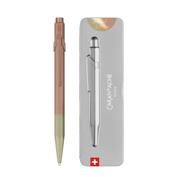 CARAN D'ACHE ΣΤΥΛΟ BALLPOINT ΜΑΥΡΟ ΜΕΛΑΝΙ ΣΕ ΜΕΤΑΛΛΙΚΟ ΚΟΥΤΙ MEDIUM 849 CLAIM YOUR STYLE
