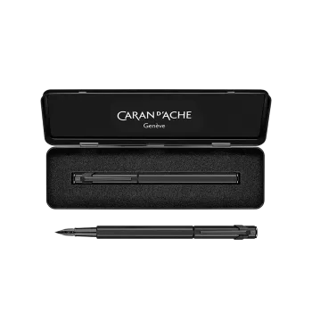 CARAN D'ACHE ΠΕΝΑ ΣΕ ΜΕΤΑΛΛΙΚΟ ΚΟΥΤΙ MEDIUM 849 ΜΑΥΡΟ