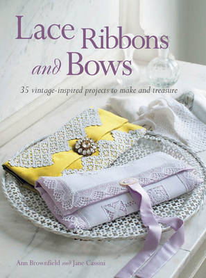 LACE, RIBBONS AND BOWS  PB