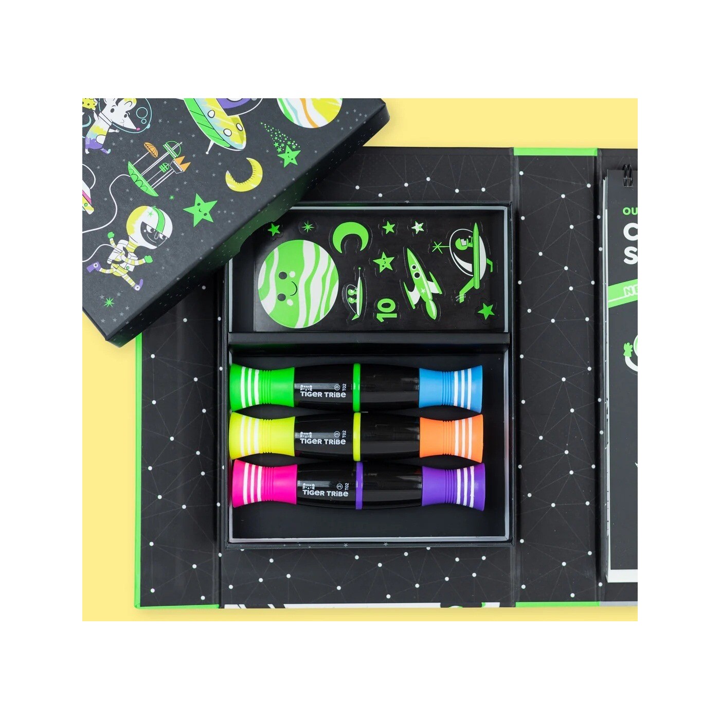 Σετ Δραστηριοτήτων – Colouring Set Outer Space