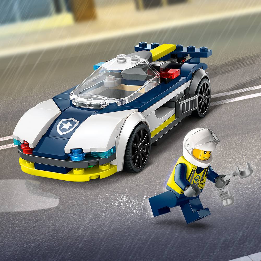 LEGO POLICE CAR AND MUSCLE CAR CHASE