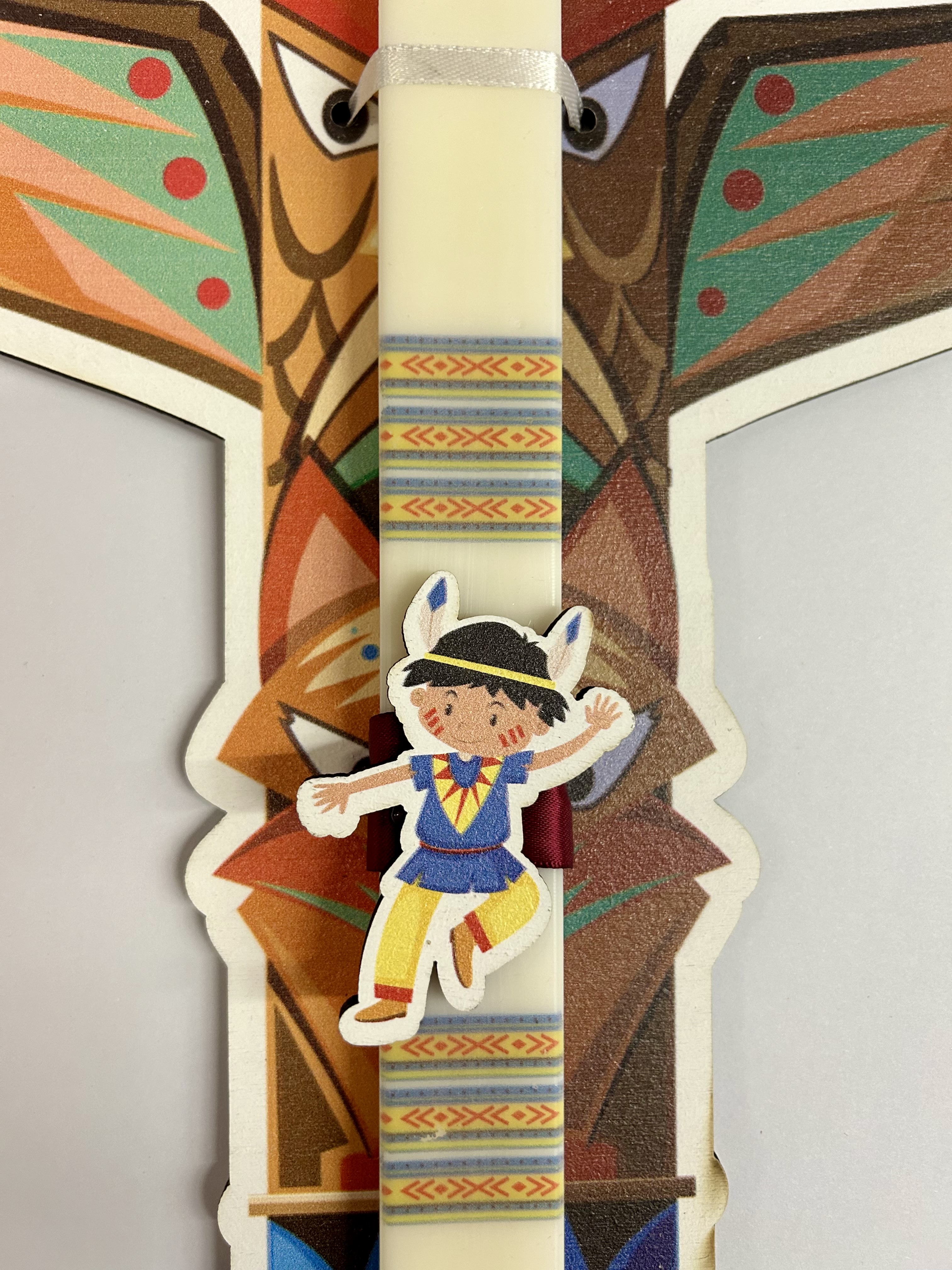 ΛΑΜΠΑΔΑ ΛΕΥΚΗ ΠΛΑΚΕ ΜΕ ΙΝΔΙΑΝΟ ΣΕ ΞΥΛΙΝΗ ΣΚΗΝΗ