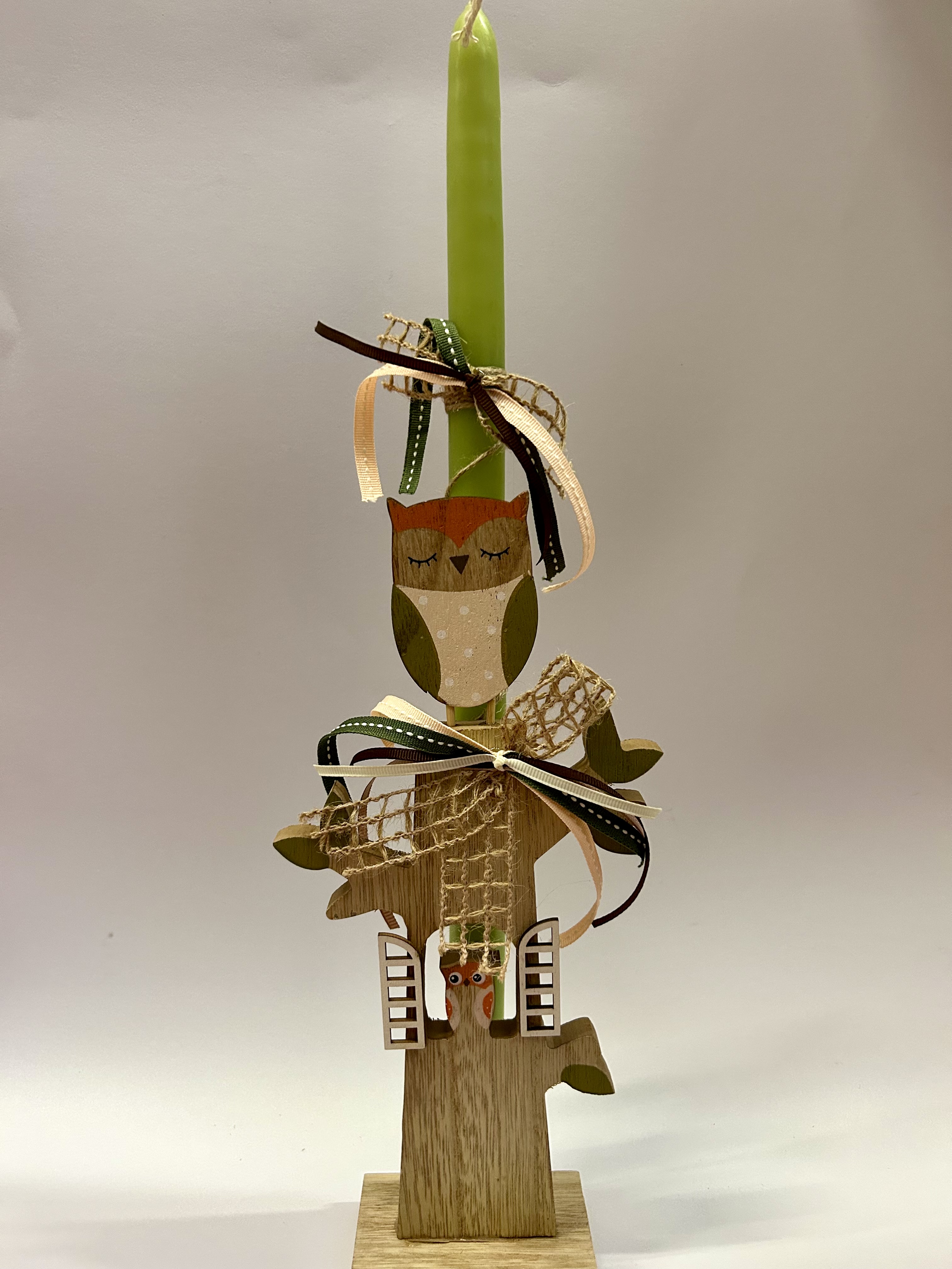 ΛΑΜΠΑΔΑ ΛΑΧΑΝΙ ΜΕ ΚΟΥΚΟΥΒΑΓΙΑ ΣΕ ΔΕΝΤΡΟ ΞΥΛΙΝΟ