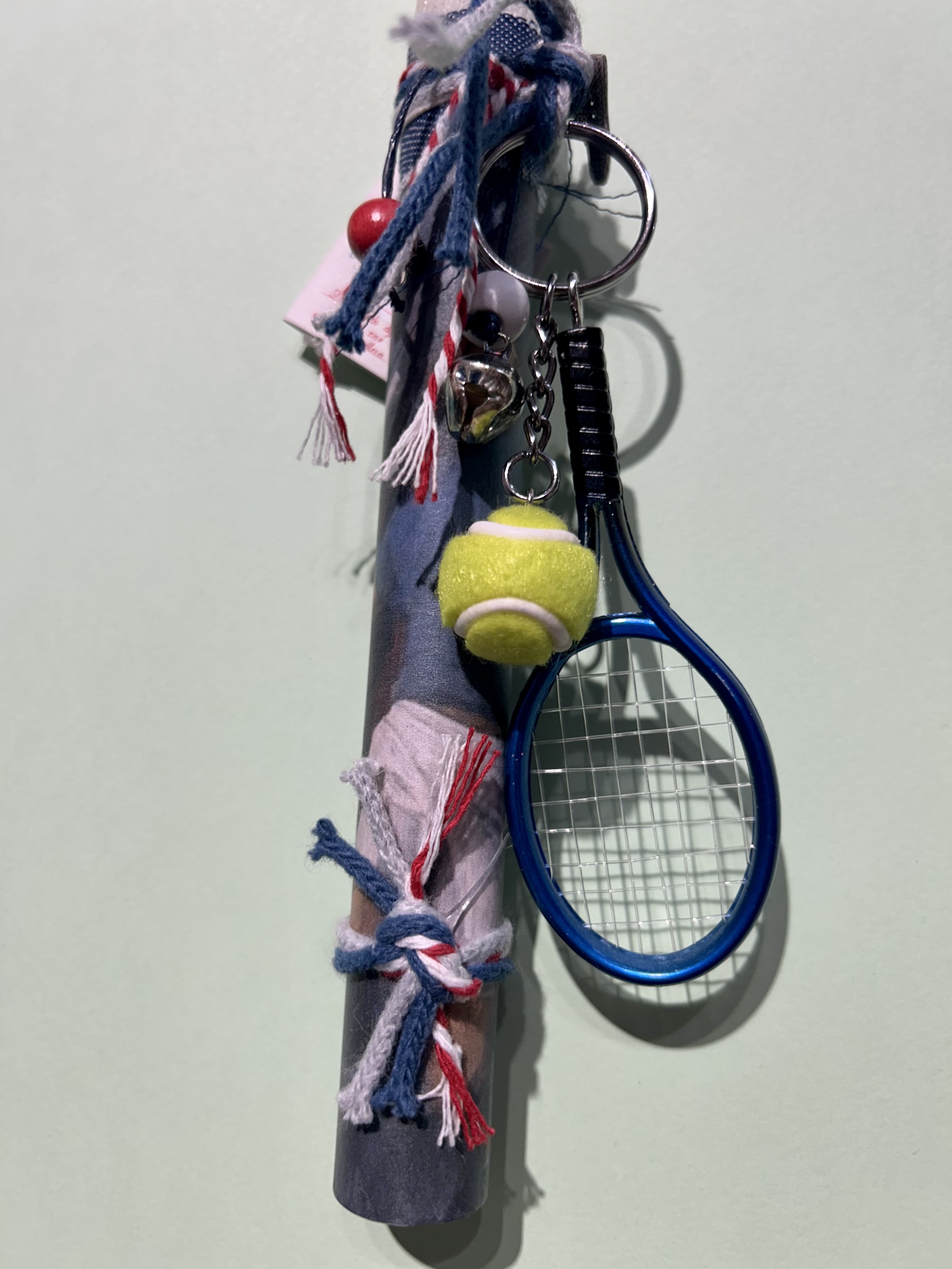 ΛΑΜΠΑΔΑ ΜΕ ΡΑΚΕΤΑ ΤΕΝΙΣ