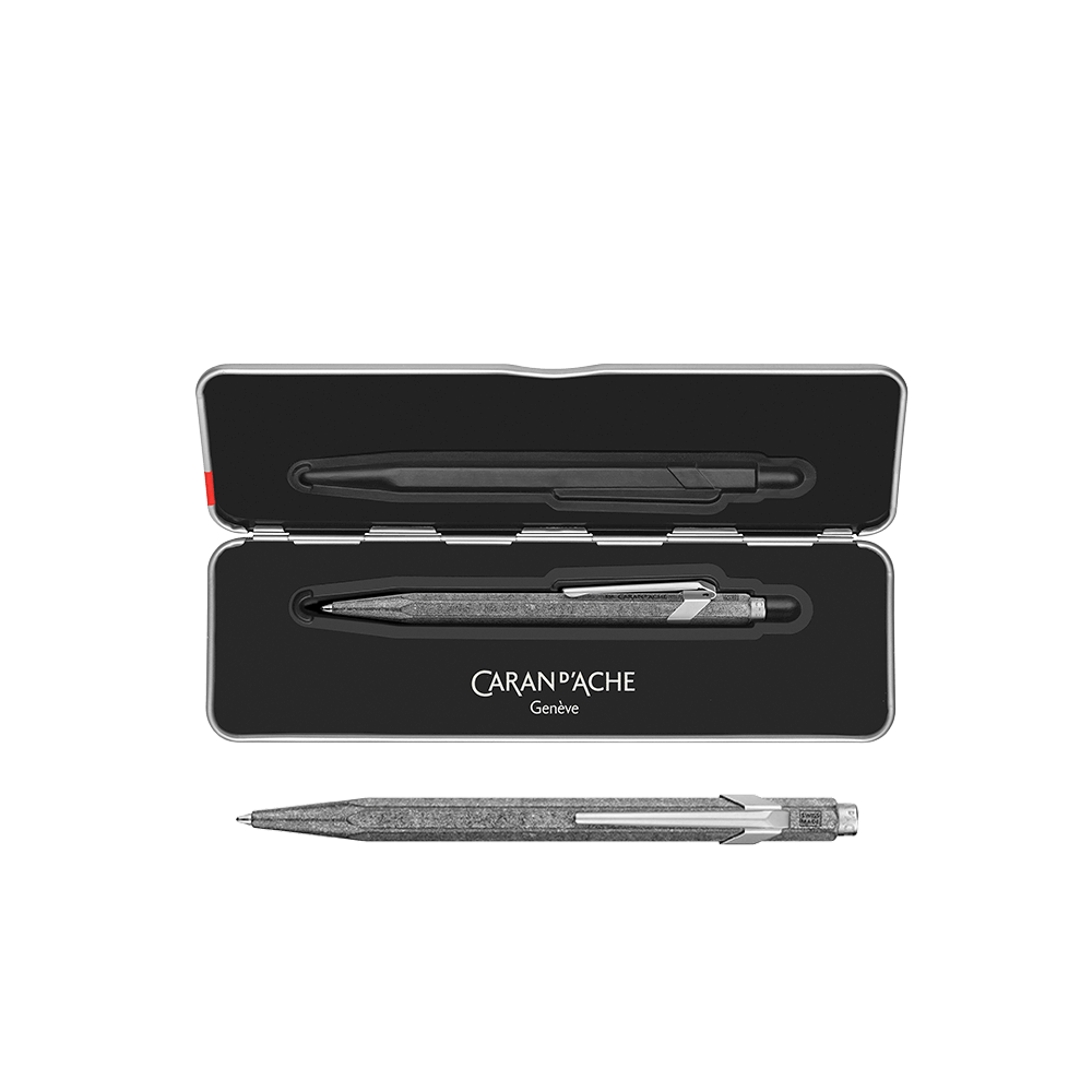 CARAN D'ACHE ΣΤΥΛΟ BALLPOINT ΜΠΛΕ ΜΕΛΑΝΙ ΜΕΤΑΛΛΙΚΟ ΣΕ ΜΕΤΑΛΛΙΚΟ ΚΟΥΤΙ MEDIUM 849