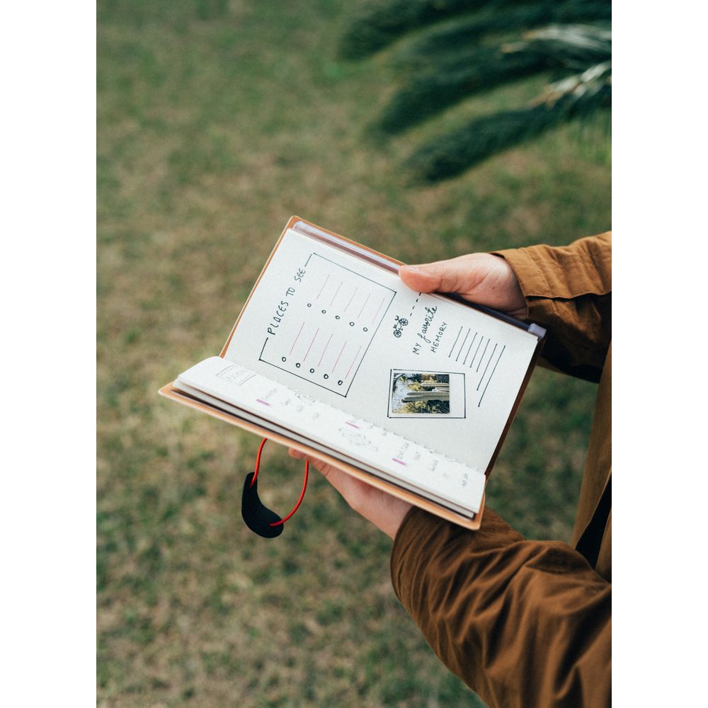 ΤΑΞΙΔΙΩΤΙΚΟ ΤΕΤΡΑΔΙΟ ΜΕ ΜΑΛΑΚΟ ΕΞΩΦΥΛΛΟ ΑΠΟ ΔΕΡΜΑΤΙΝΗ 12Χ20 DISNEY 100Η ΕΠΕΤΕΙΟΣ MICKEY MOUSE