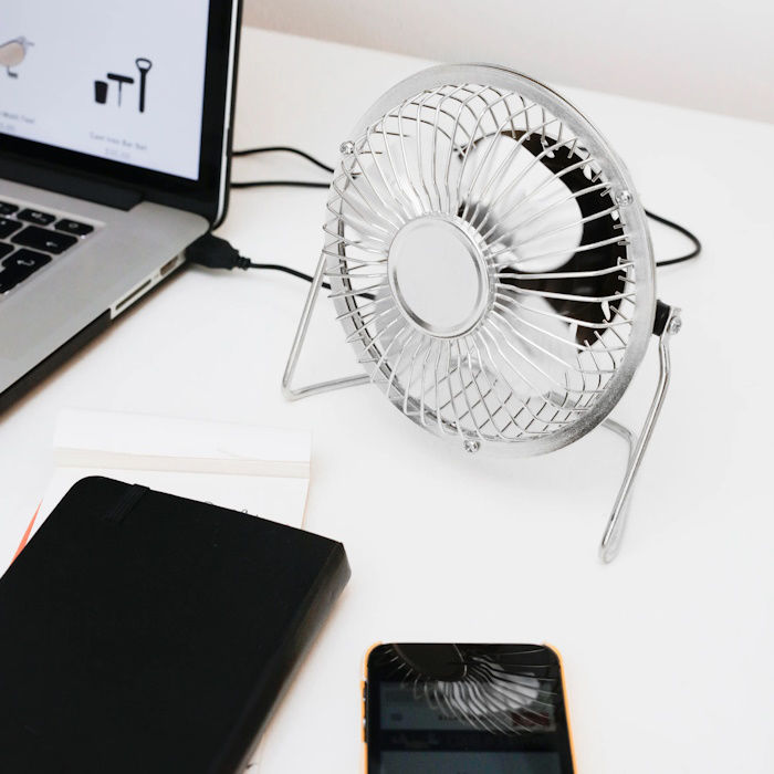 Επιτραπέζιος Ανεμιστήρας Kikkerland ασημί