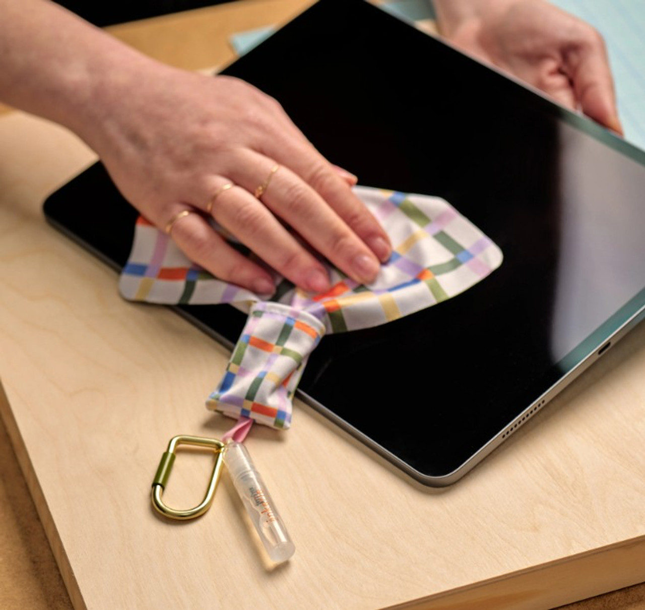 KIKKERLAND Καθαριστικό οθόνης (μπρελοκ)